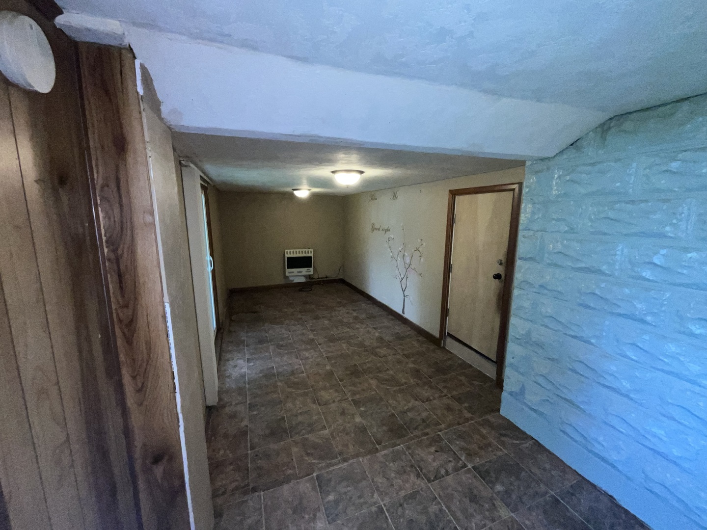 1422 River Road South Elgin, IL 60177 - Photo 20 of 31 a view of entryway