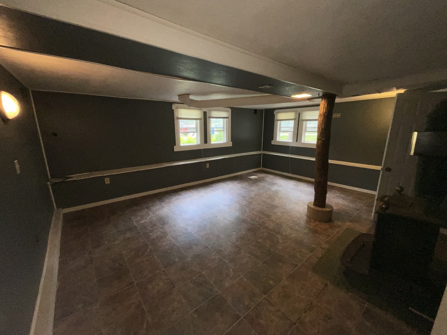 1422 River Road South Elgin, IL 60177 - Photo 22 of 31 a view of an empty room with a window