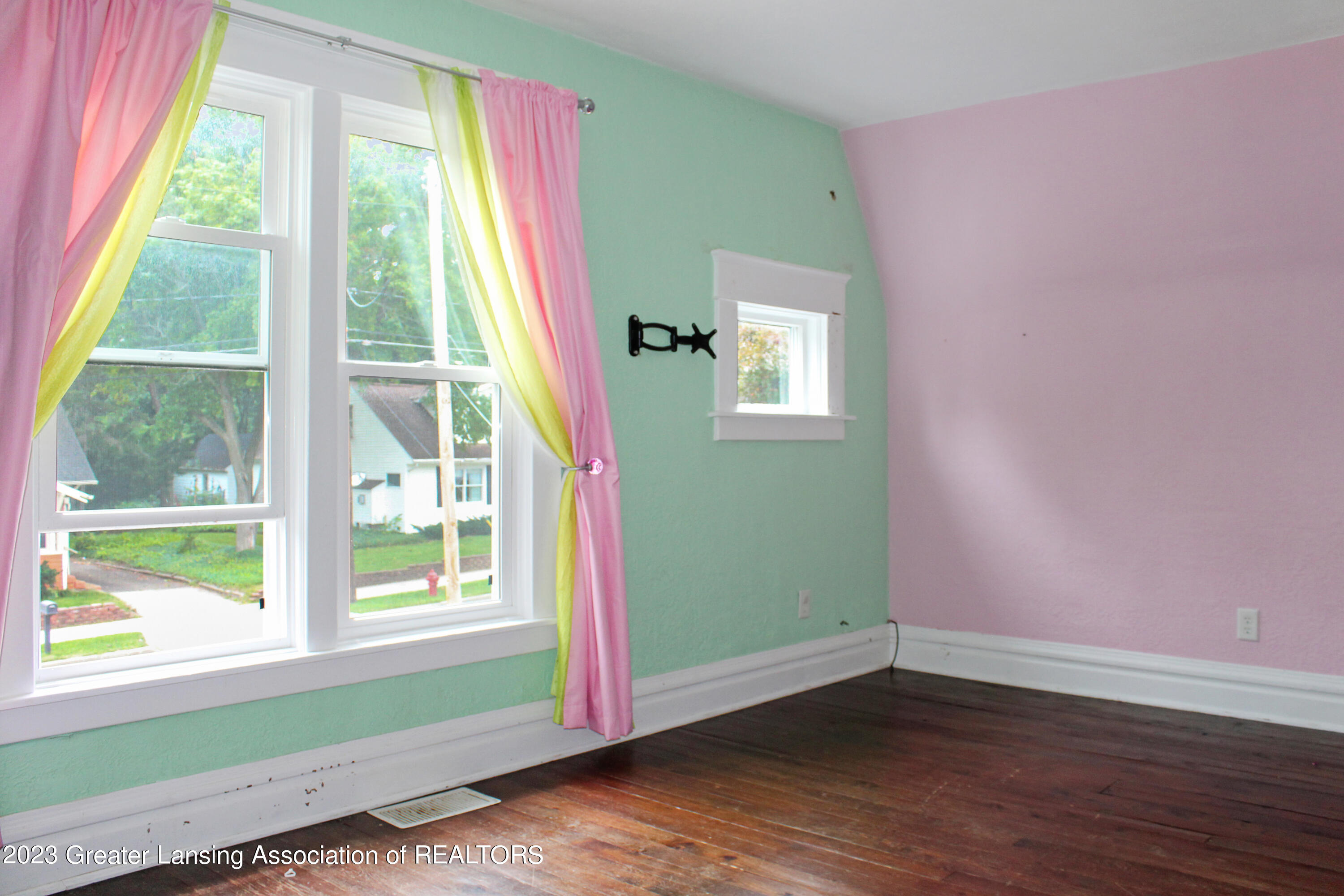 1364 Haslett Road Haslett, MI 48840 - Photo 21 of 36 IMG_3954