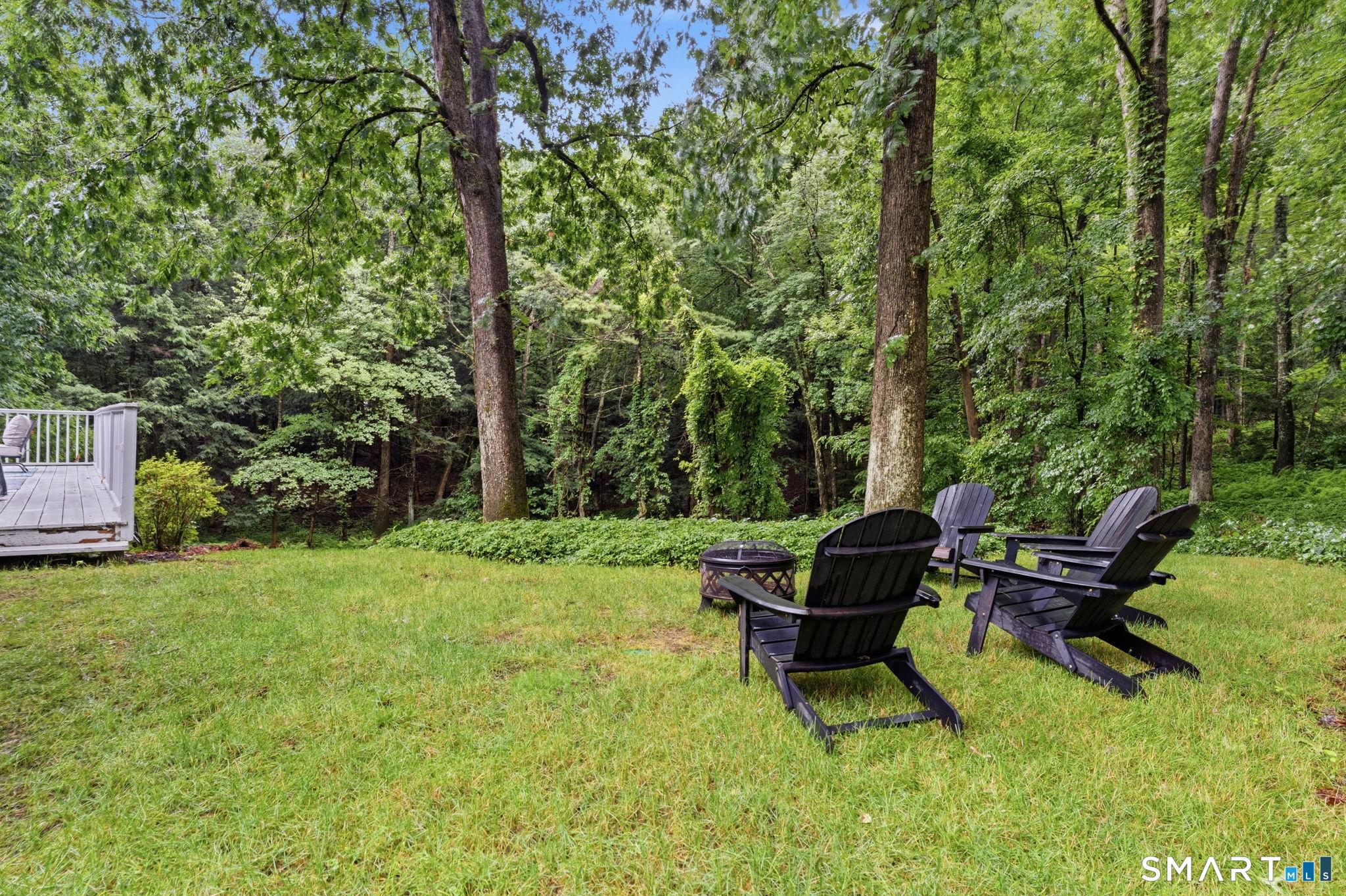 9 Banks Road Simsbury, CT 06092 - Photo 5 of 40