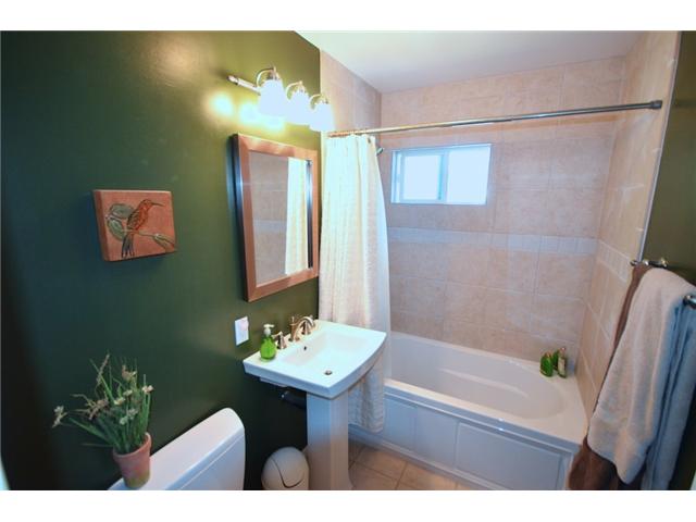 9609 Abbeyfield Road Santee, CA 92071 - Photo 7 of 19 Gallery Image 7