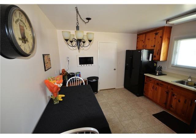 9609 Abbeyfield Road Santee, CA 92071 - Photo 10 of 19 Gallery Image 10