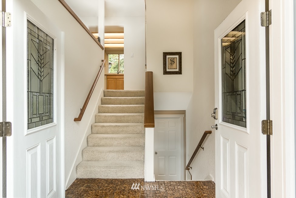 2031 171st Place Southeast Bothell, WA 98012 - Photo 4 of 25 Gallery Image 4