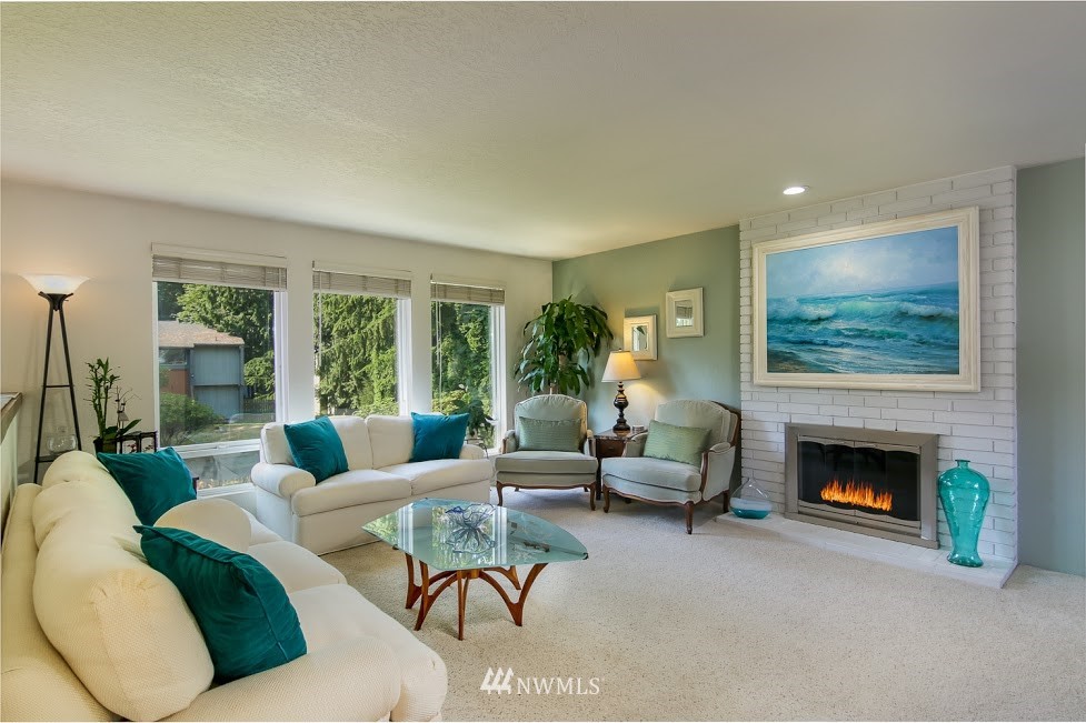 2031 171st Place Southeast Bothell, WA 98012 - Photo 5 of 25 Gallery Image 5