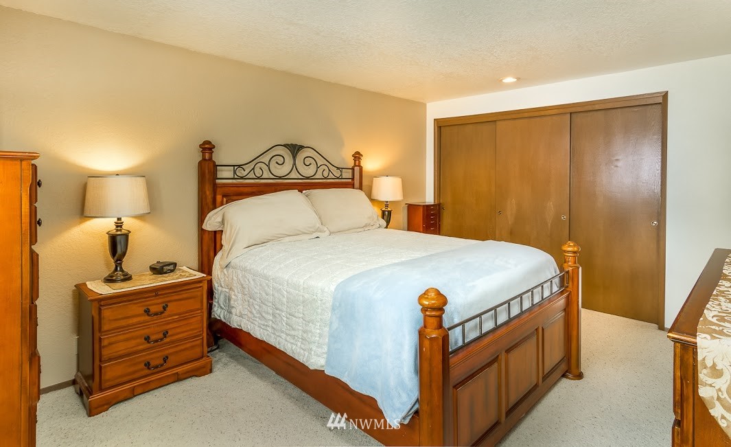 2031 171st Place Southeast Bothell, WA 98012 - Photo 10 of 25 Gallery Image 10