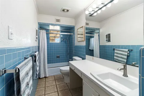 $332,500 | 730 North Sarah Jo Street, La Grange, TX 78945