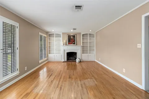 $332,500 | 730 North Sarah Jo Street, La Grange, TX 78945