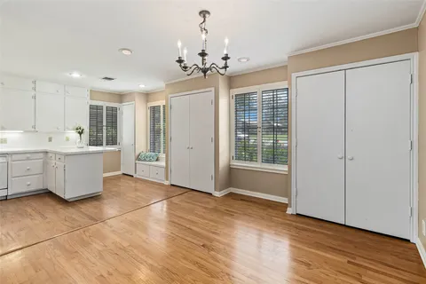 $332,500 | 730 North Sarah Jo Street, La Grange, TX 78945