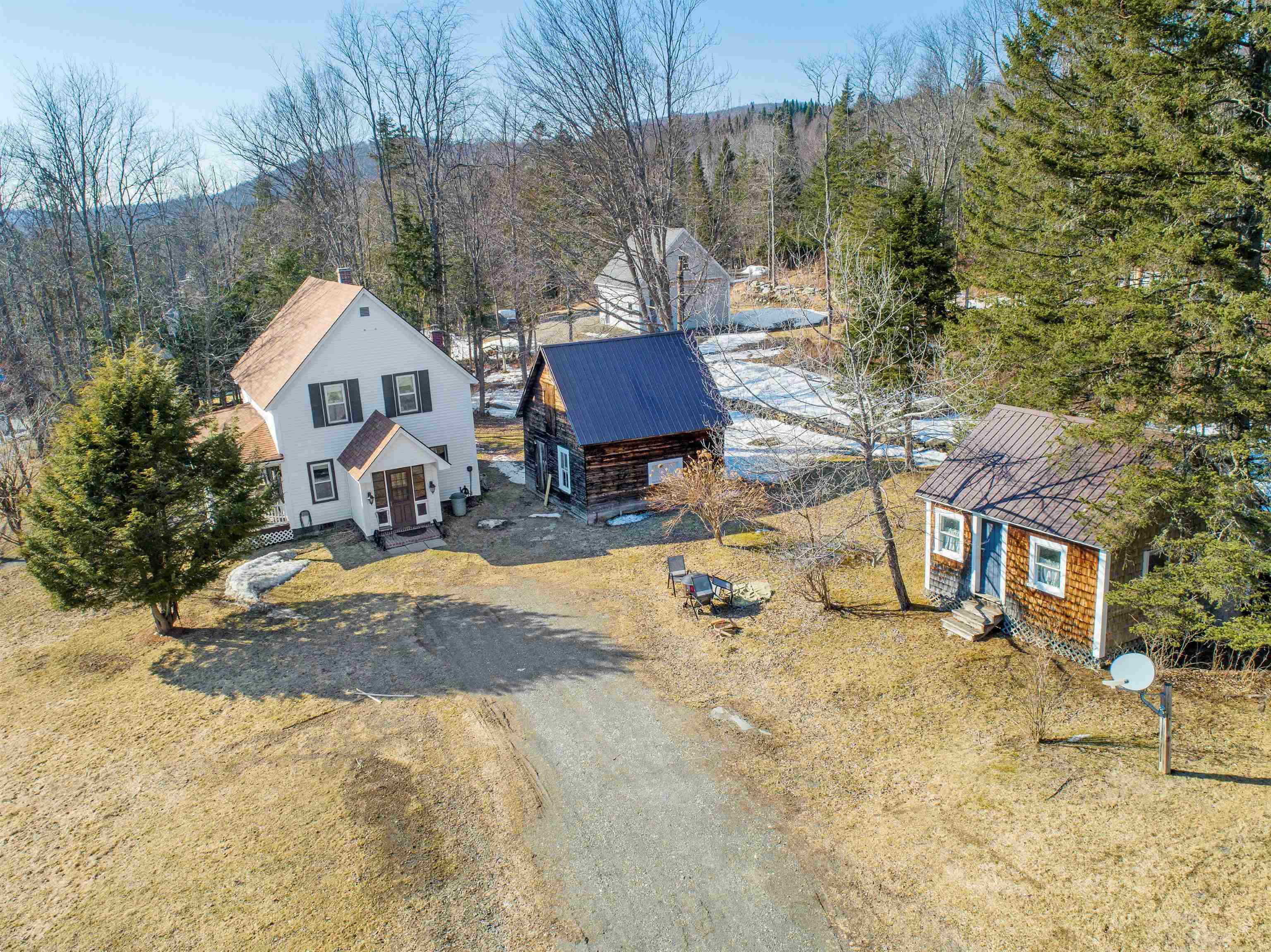 1495 Main Street Pittsburg, NH 03592 - Photo 13 of 60