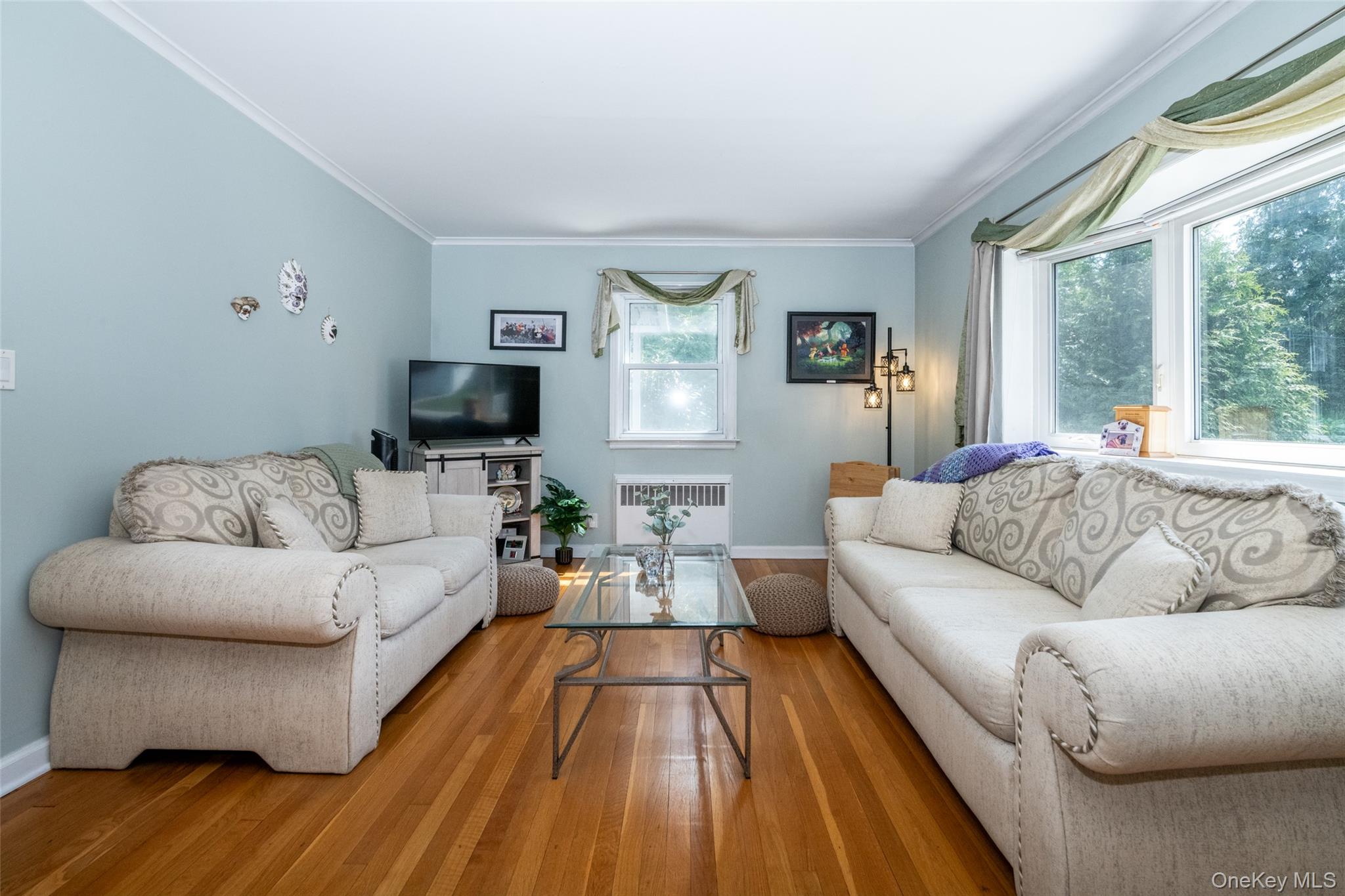 53 Lawrence Place New Rochelle, NY 10801 - Photo 3 of 38