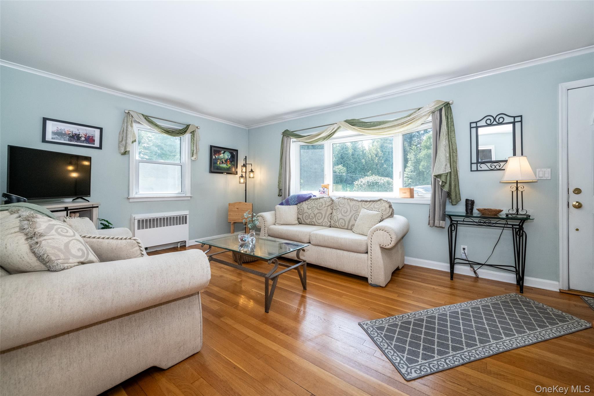 53 Lawrence Place New Rochelle, NY 10801 - Photo 4 of 38