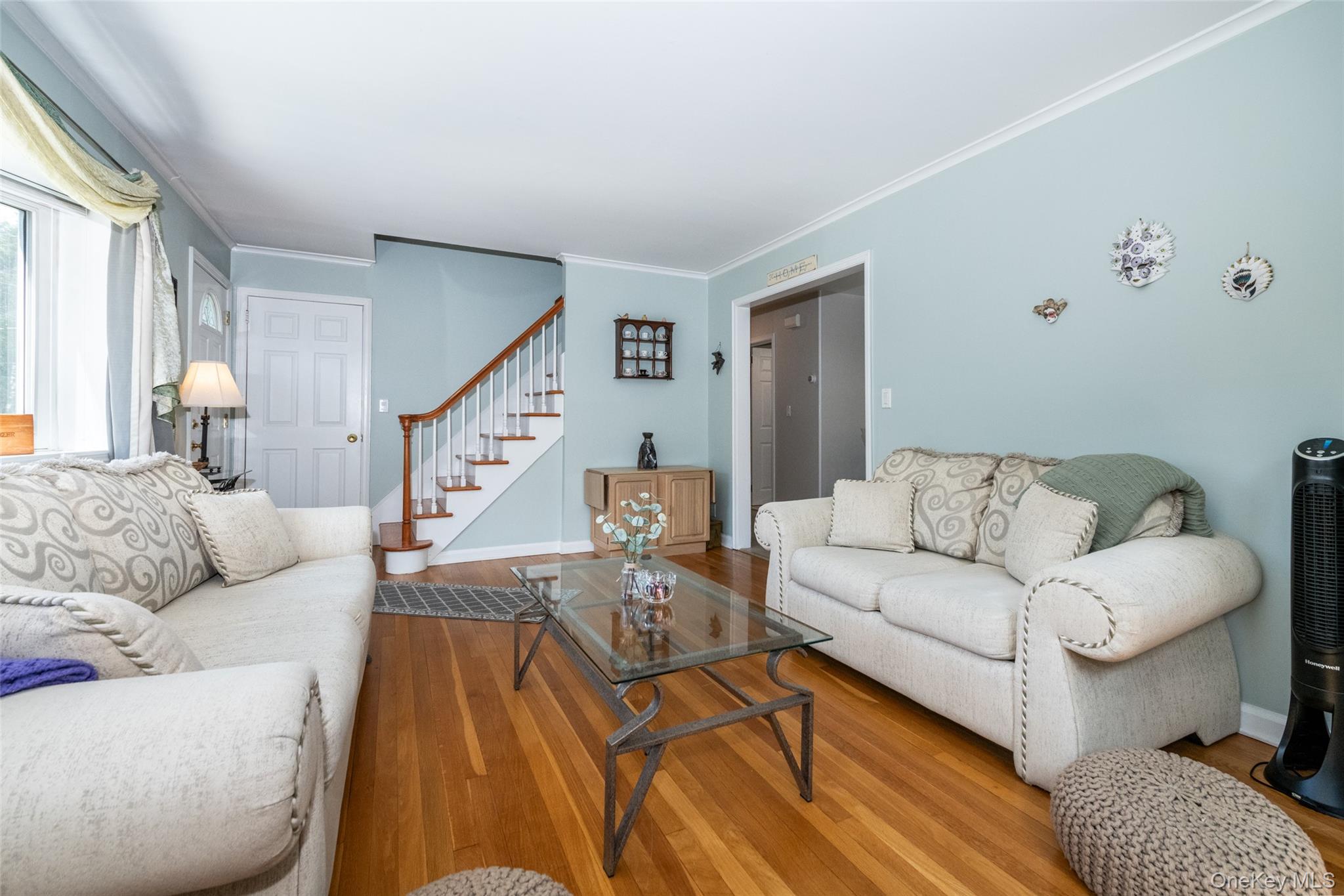 53 Lawrence Place New Rochelle, NY 10801 - Photo 5 of 38