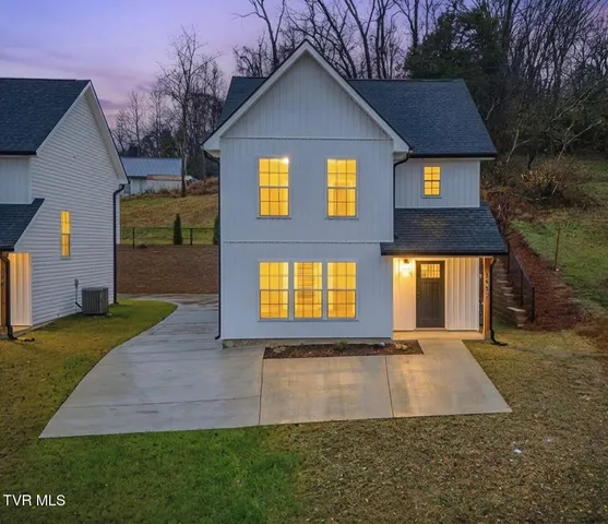 $299,900 | 1922 Siam Road, Elizabethton, TN 37643