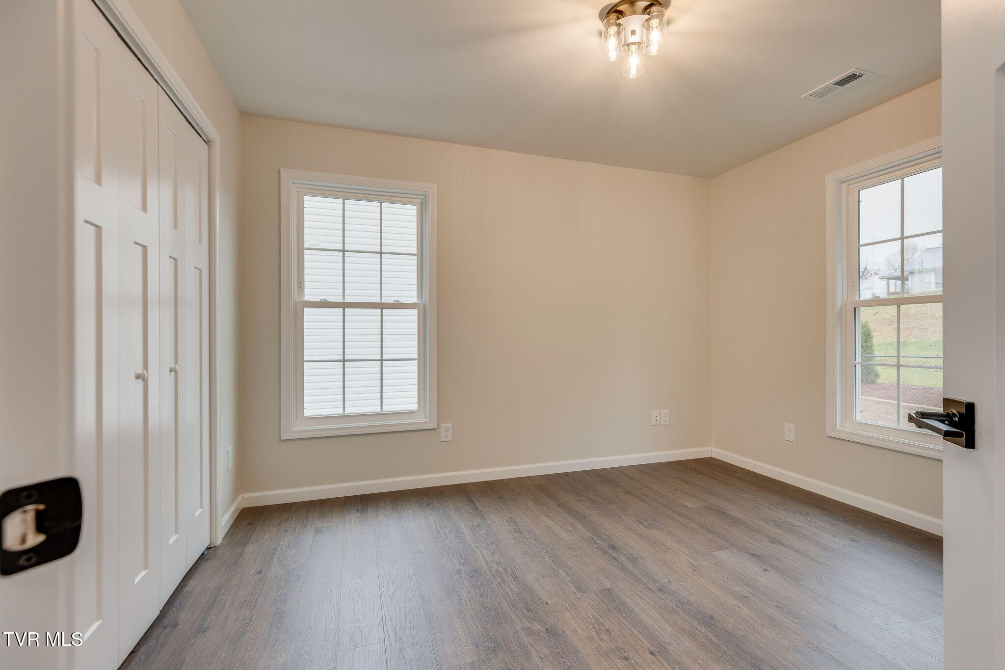 1922 Siam Road Elizabethton, TN 37643 - Photo 19 of 31 016