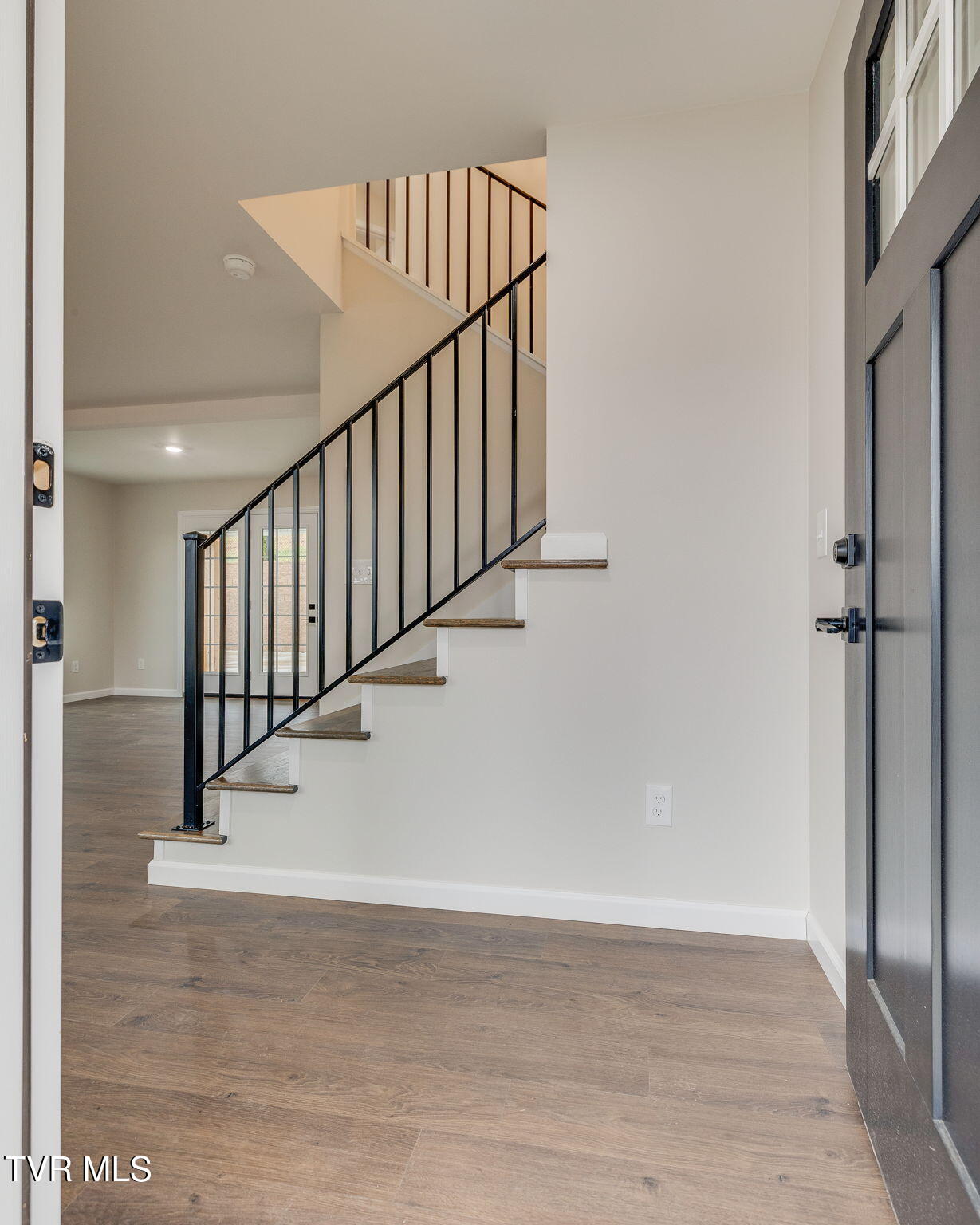 1922 Siam Road Elizabethton, TN 37643 - Photo 4 of 31 002