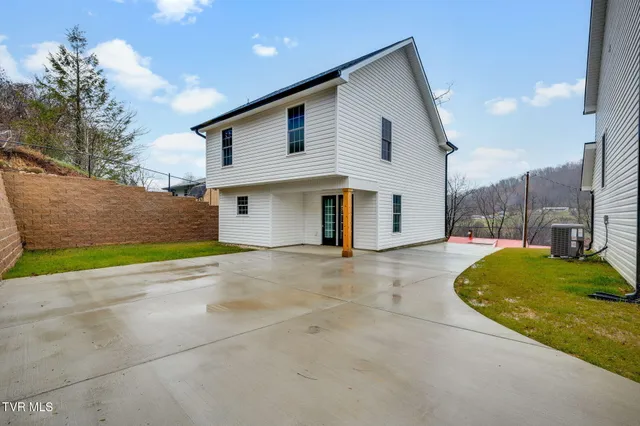 $299,900 | 1922 Siam Road, Elizabethton, TN 37643