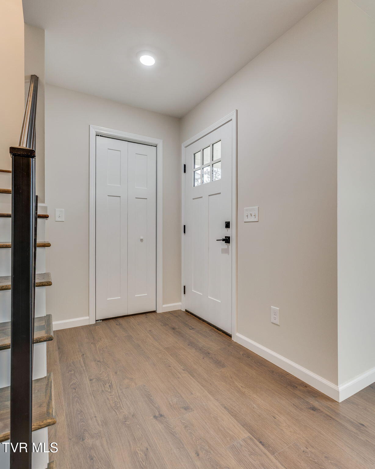 1922 Siam Road Elizabethton, TN 37643 - Photo 6 of 31 003