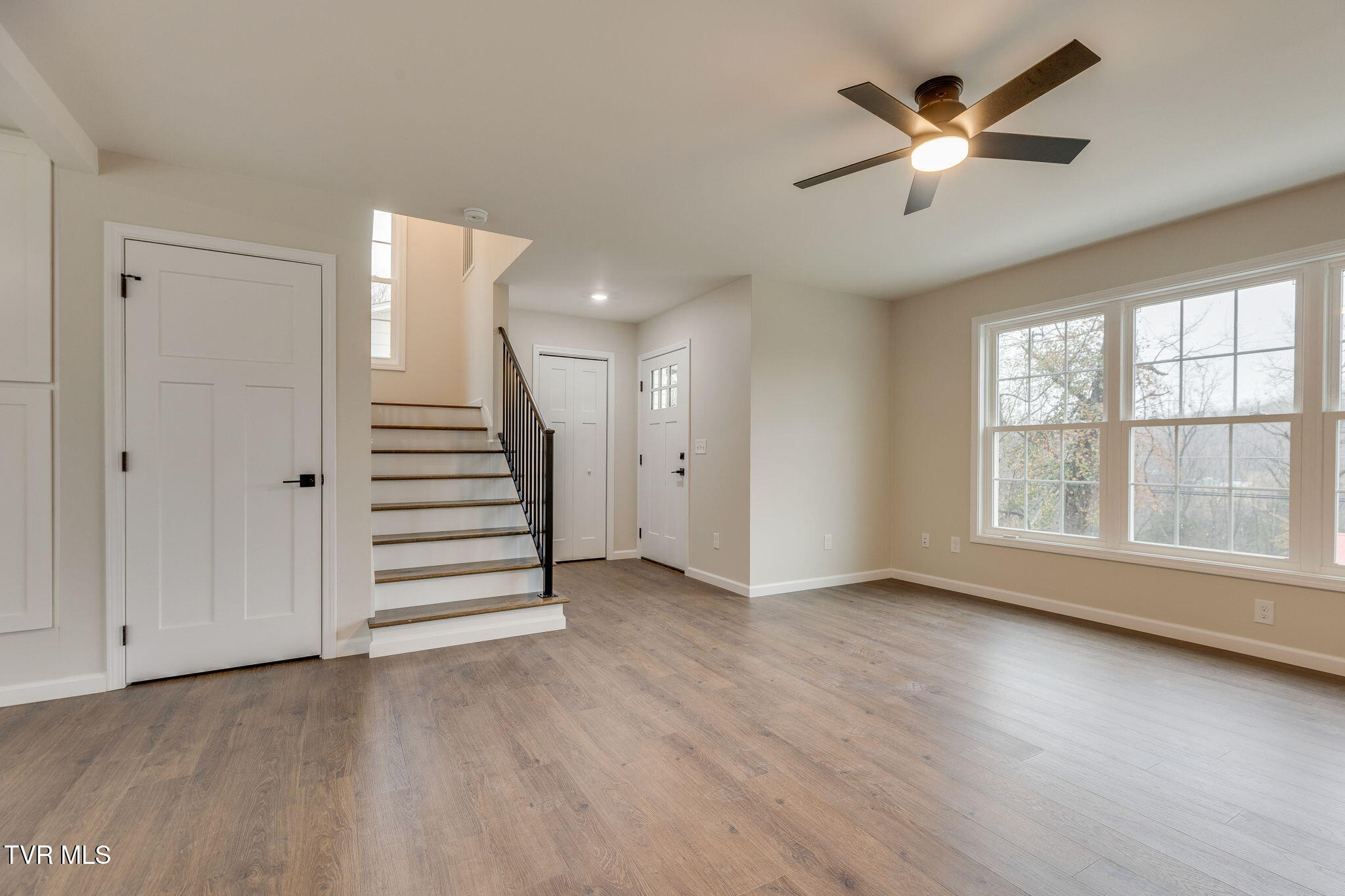 1922 Siam Road Elizabethton, TN 37643 - Photo 8 of 31 005