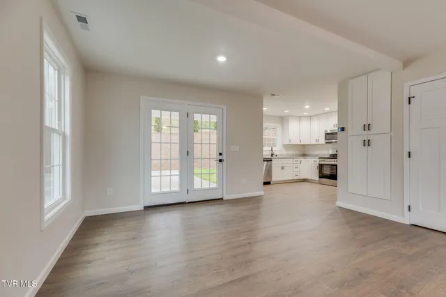 $299,900 | 1922 Siam Road, Elizabethton, TN 37643