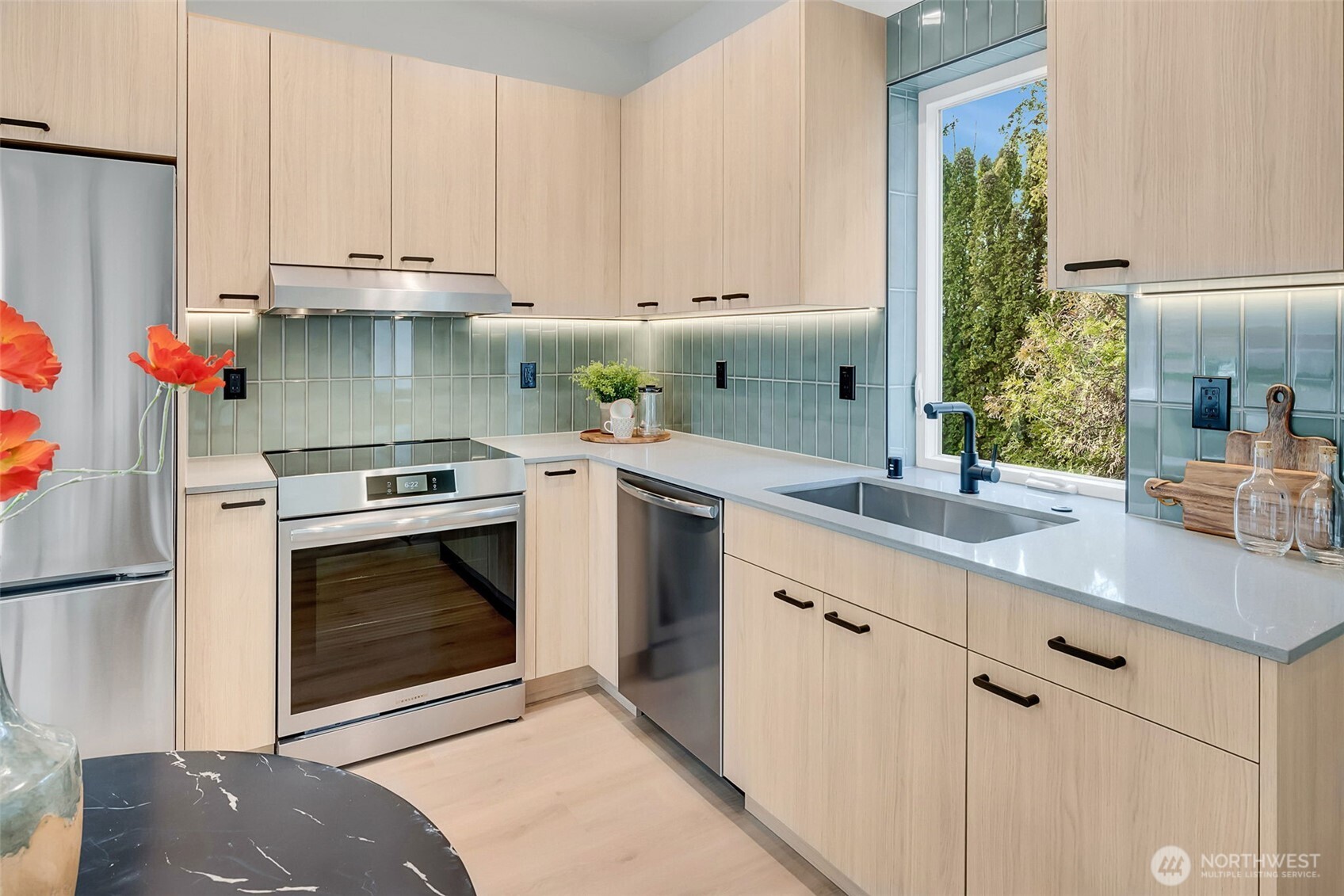 4409 South Holly Street Seattle, WA 98118 - Photo 14 of 29