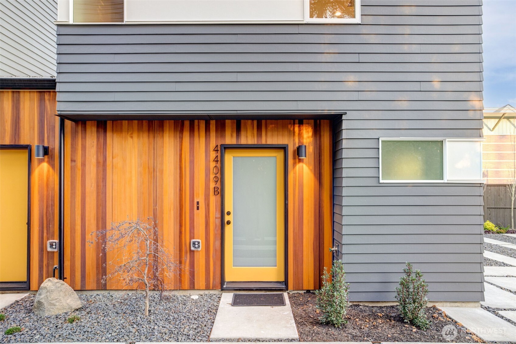 4409 South Holly Street Seattle, WA 98118 - Photo 3 of 29