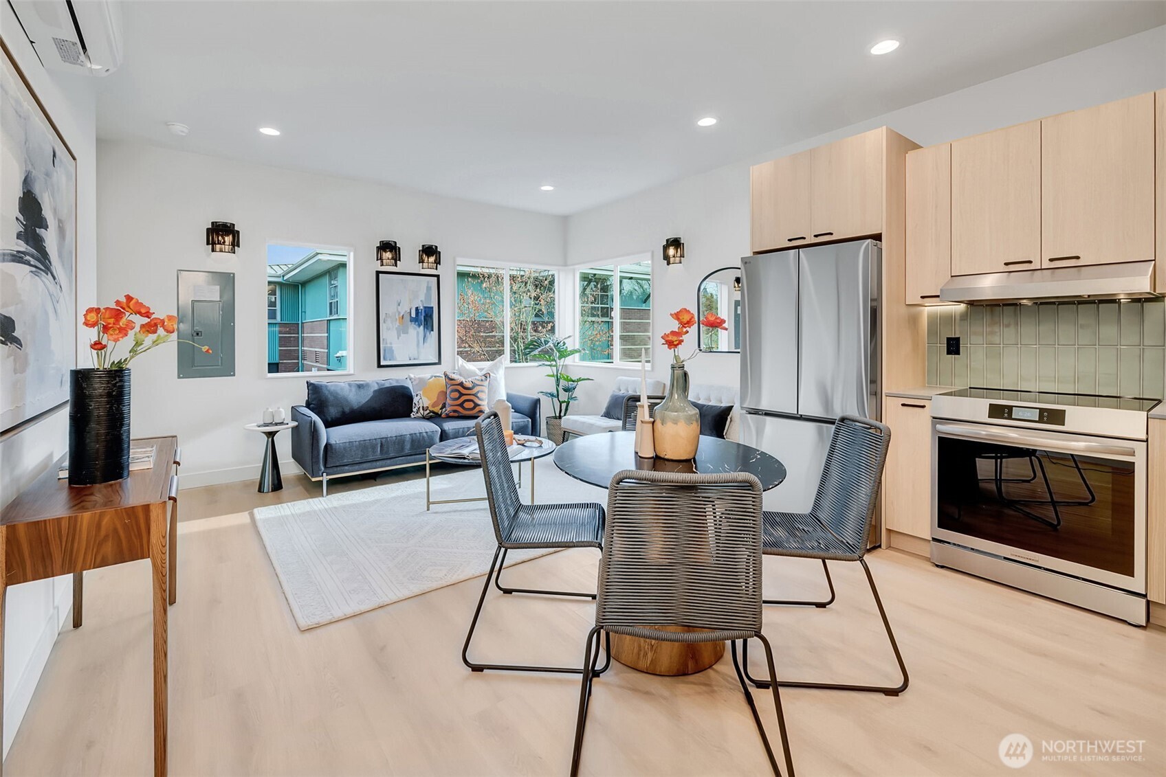 4409 South Holly Street Seattle, WA 98118 - Photo 8 of 29