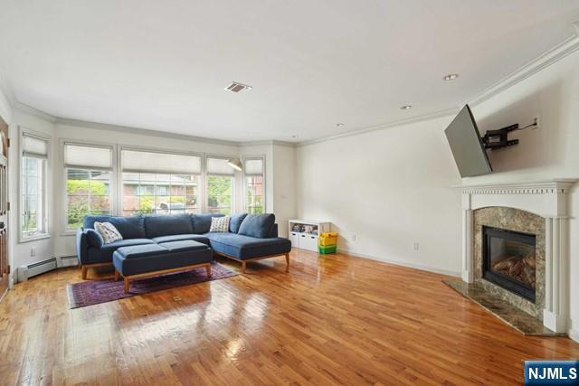 75 Myrtle Avenue, Unit 1 Edgewater, NJ 07020 - Photo 4 of 31