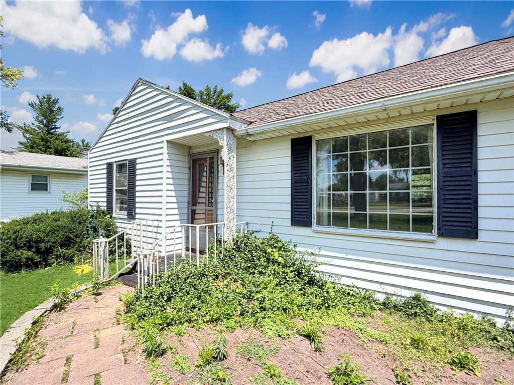 3114 Lakeland Road Decatur, IL 62521 - Photo 3 of 22