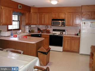 78 Yellow Meetinghouse Road Cream Ridge, NJ 08514 - Photo 4 of 6