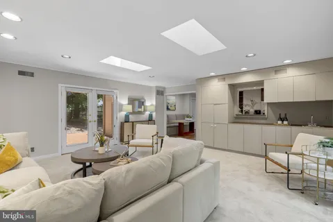 $950,000 | 419 Watts Branch Parkway, Potomac, MD 20854