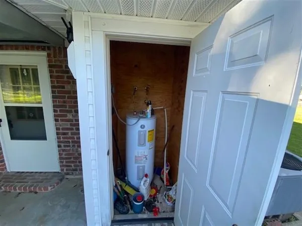 $169,900 | 2718 West Railroad Street, Basile, LA 70515