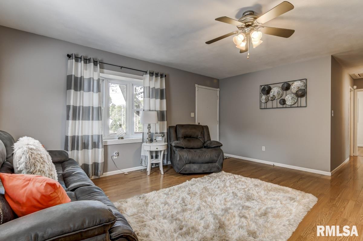 36 Beverly Drive Springfield, IL 62702 - Photo 2 of 33