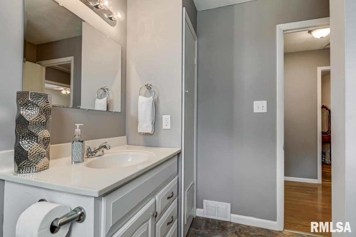 36 Beverly Drive Springfield, IL 62702 - Photo 22 of 33