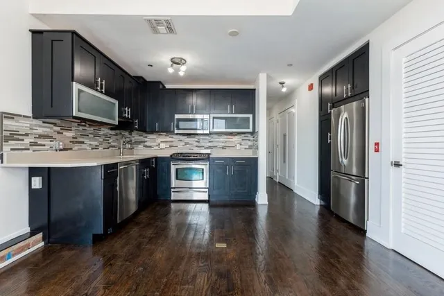 $2,550 | 704 Grand Street, Unit 12, Jersey City, NJ 07304