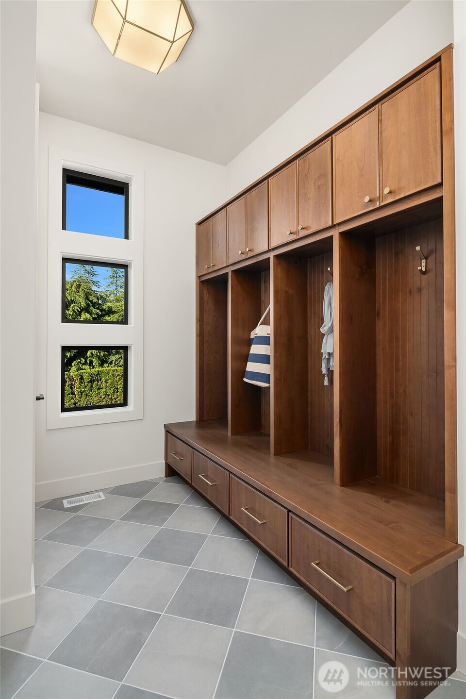 17626 Talbot Road Edmonds, WA 98026 - Photo 27 of 40