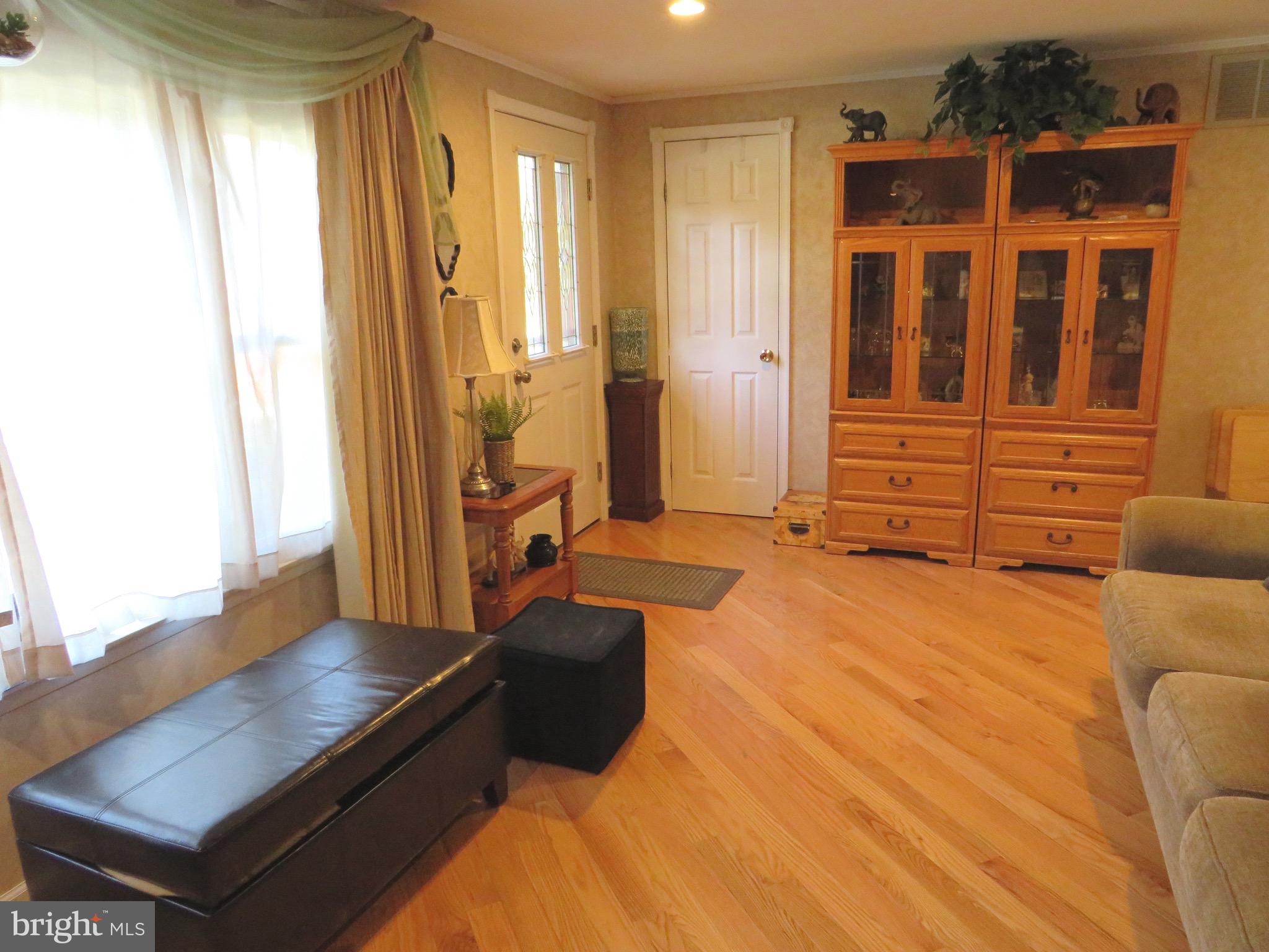 104 Prospect Road Sicklerville, NJ 08081 - Photo 3 of 23 Bright living room