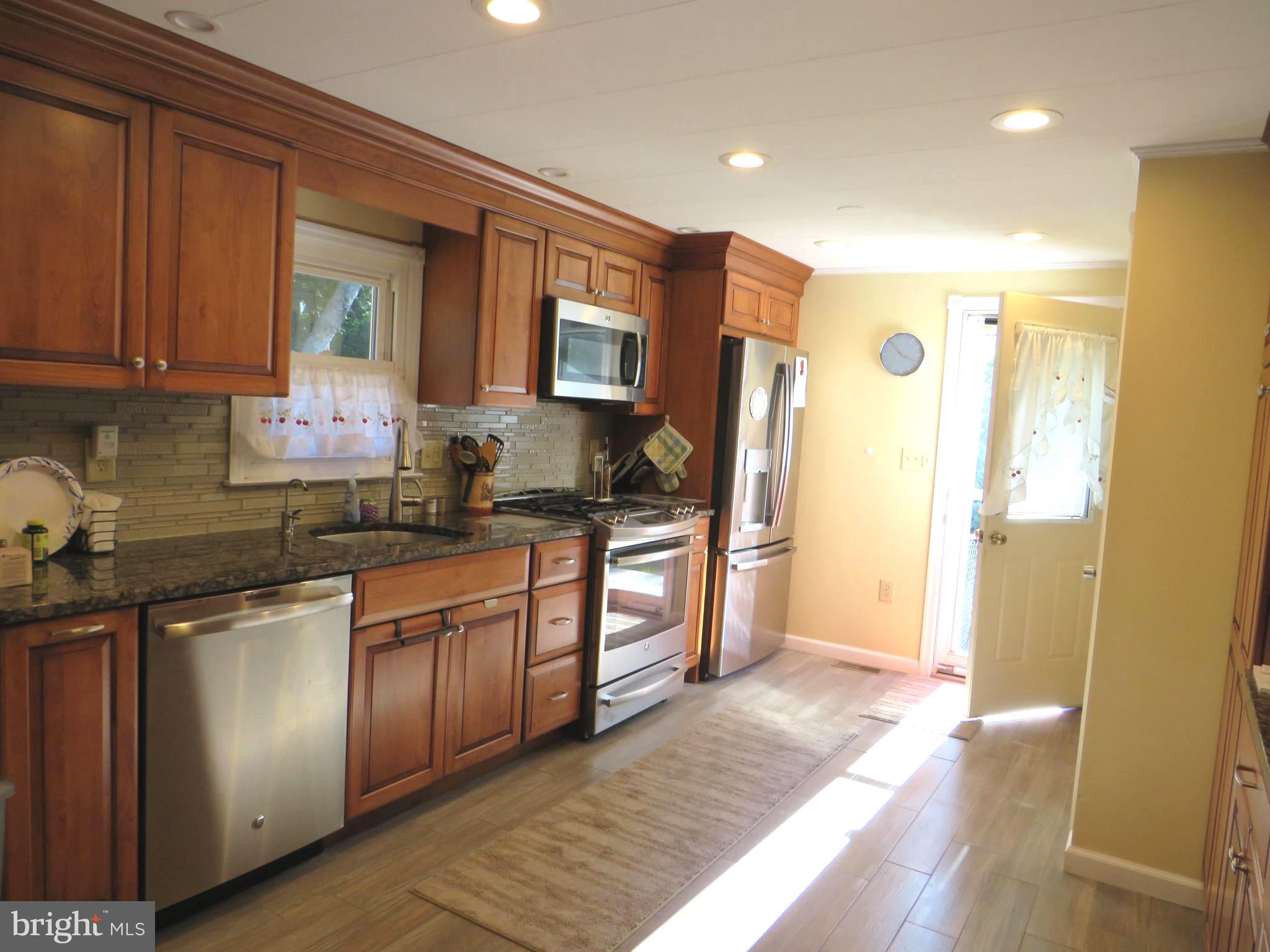 104 Prospect Road Sicklerville, NJ 08081 - Photo 5 of 23 Updated Kitchen