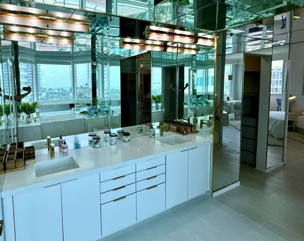 $17,000 | 300 South Pointe Drive, Unit 705, Miami Beach, FL 33139