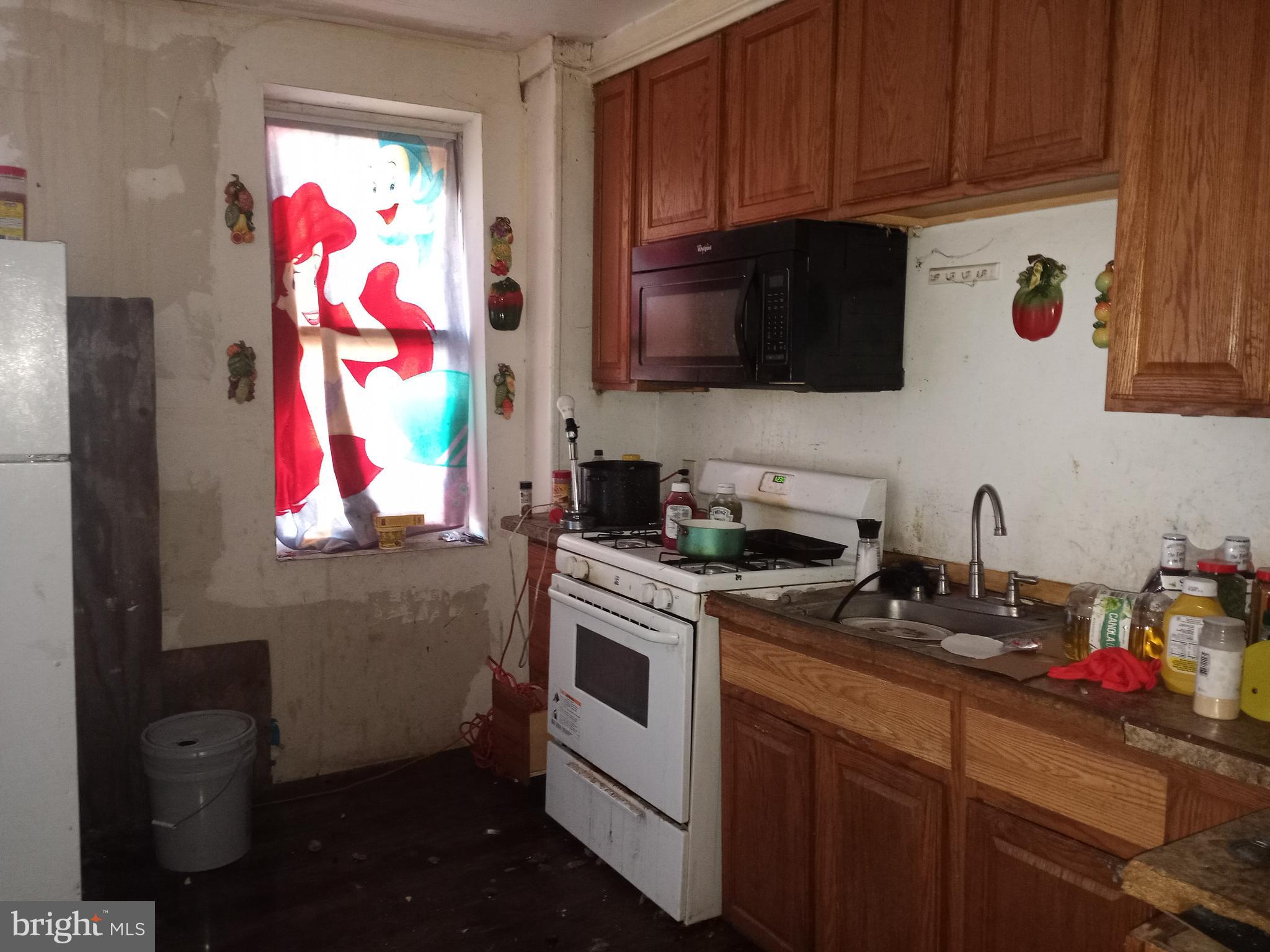 1813 North Chapel Street Baltimore, MD 21213 - Photo 3 of 8