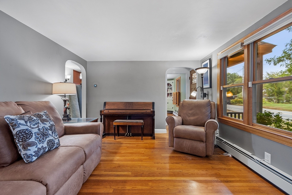 177 Whalom Road Lunenburg, MA 01462 - Photo 27 of 36 Gallery Image 27