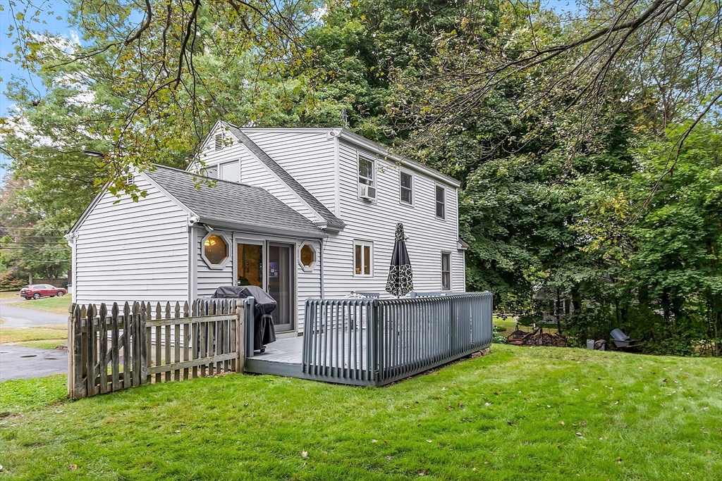177 Whalom Road Lunenburg, MA 01462 - Photo 10 of 36 Gallery Image 10