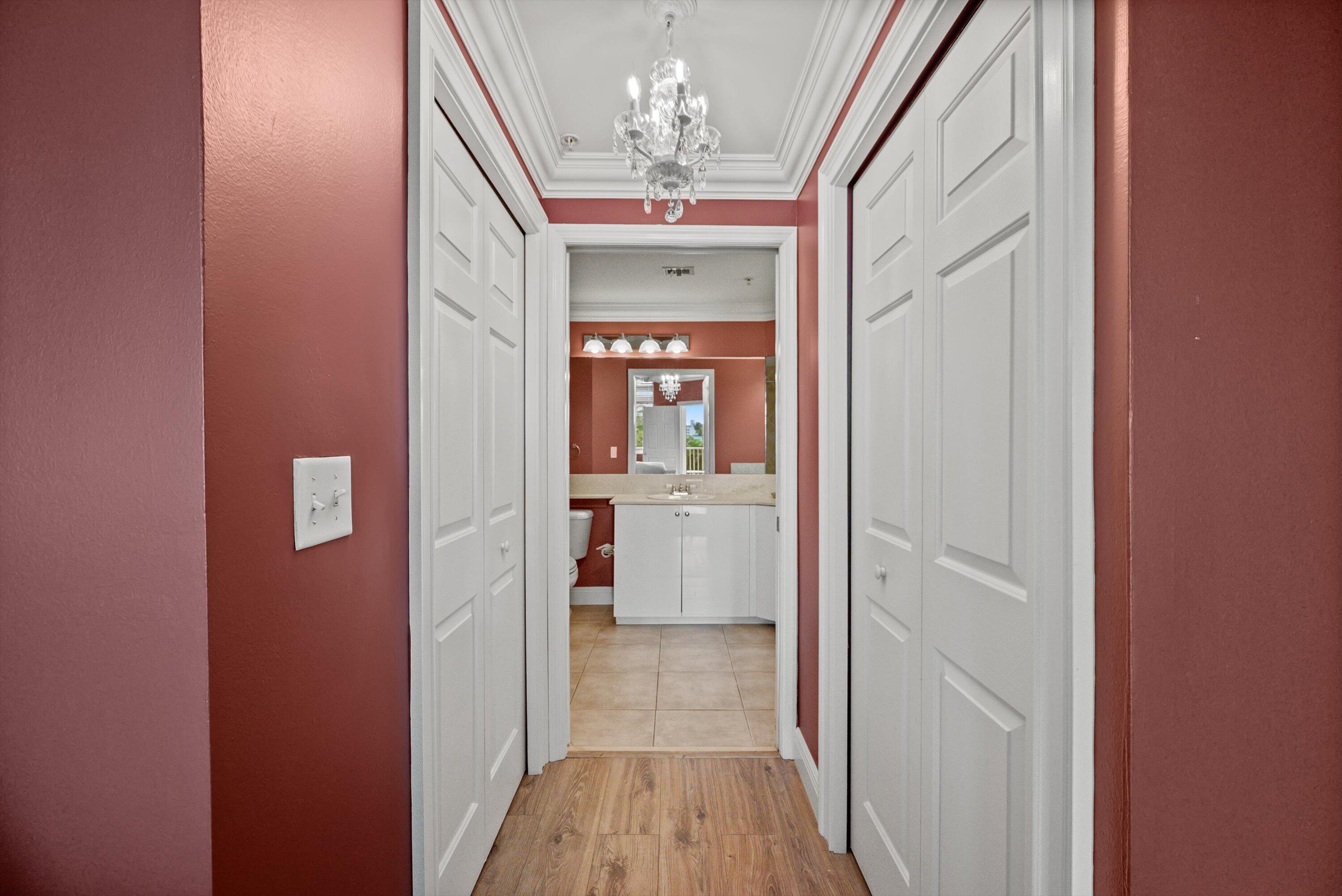 806 East Windward Way, Unit 323 Lantana, FL 33462 - Photo 12 of 32 To the bathroom