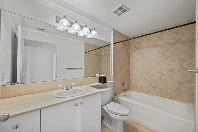 $6,000 | 806 East Windward Way, Unit 323, Lantana, FL 33462