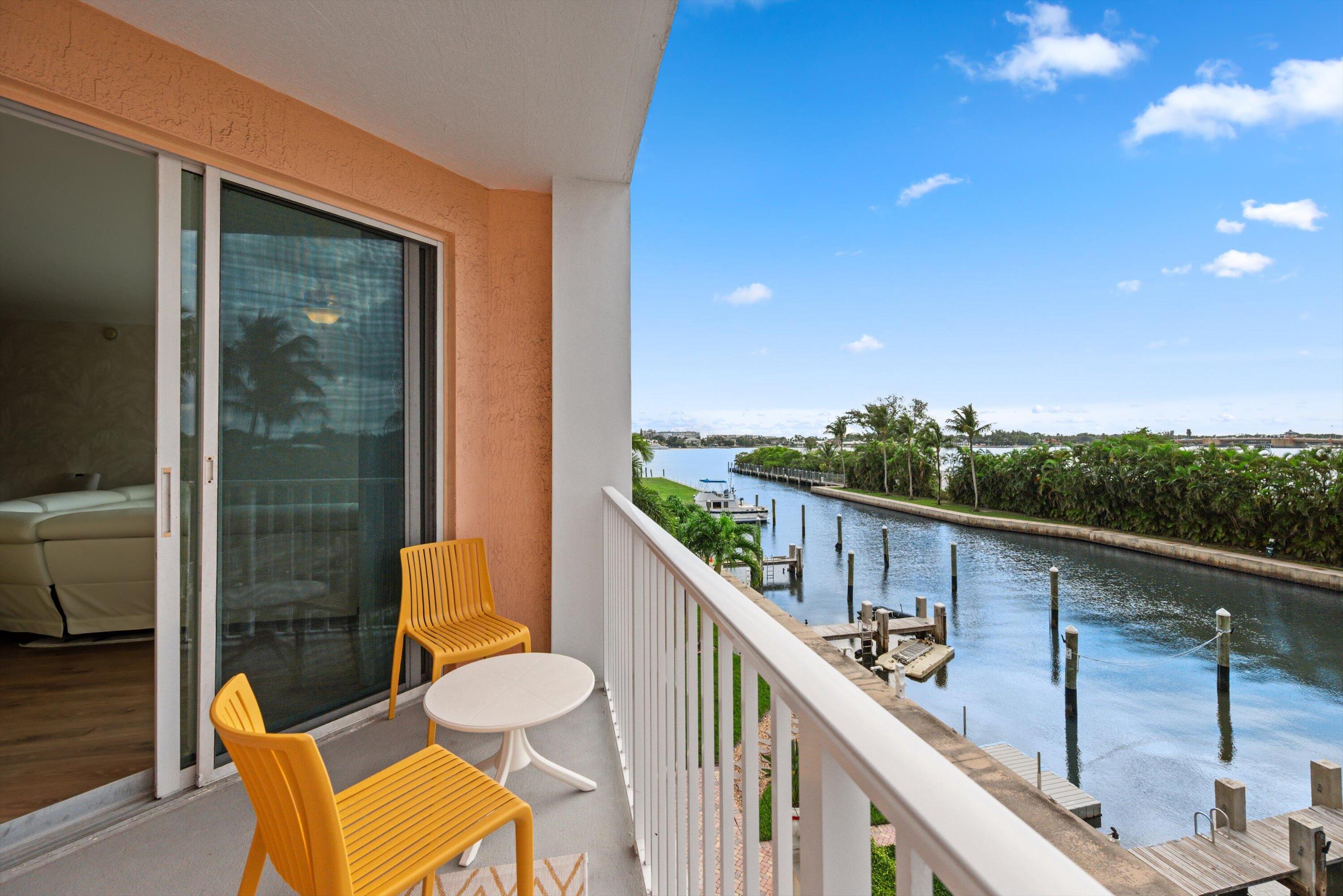 806 East Windward Way, Unit 323 Lantana, FL 33462 - Photo 20 of 32 Open balcony