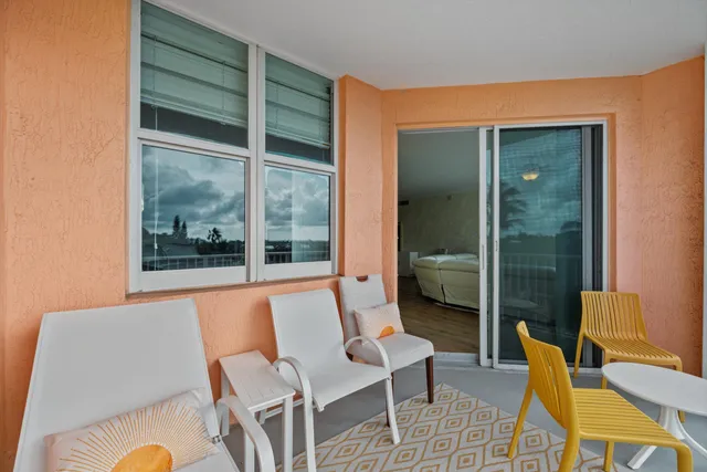 $6,000 | 806 East Windward Way, Unit 323, Lantana, FL 33462