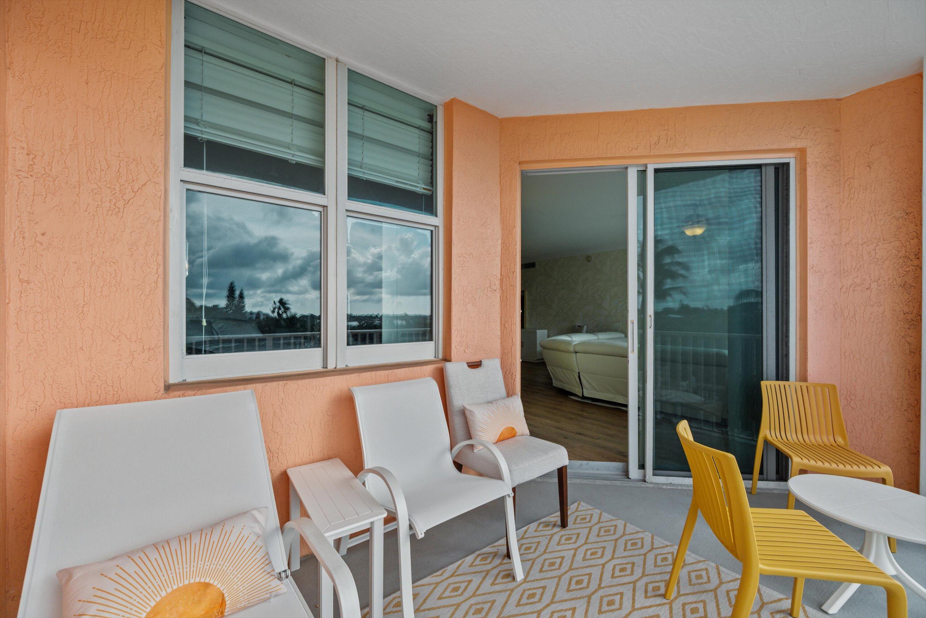 806 East Windward Way, Unit 323 Lantana, FL 33462 - Photo 21 of 32 Open balcony