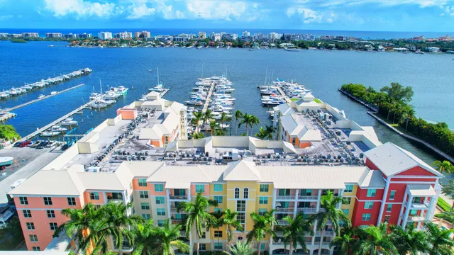 $6,000 | 806 East Windward Way, Unit 323, Lantana, FL 33462