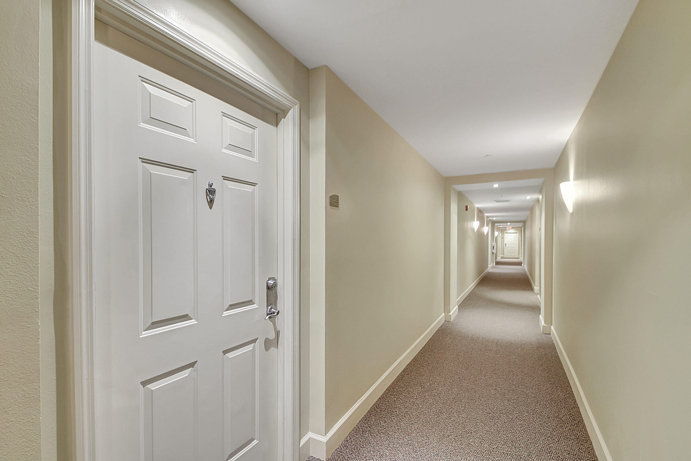 806 East Windward Way, Unit 323 Lantana, FL 33462 - Photo 4 of 32 Interior Hallway