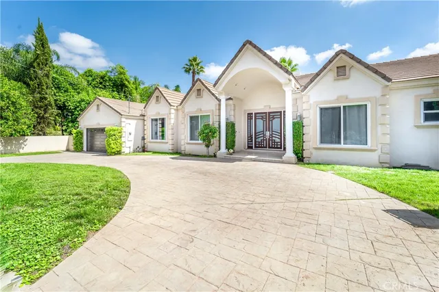 $8,995 | 5206 Topeka Drive, Tarzana, CA 91356