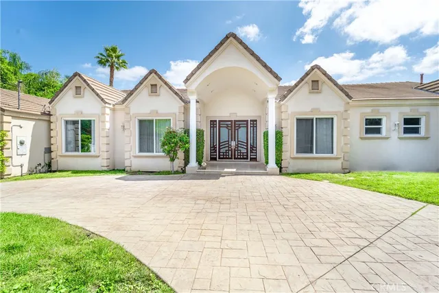 $8,995 | 5206 Topeka Drive, Tarzana, CA 91356